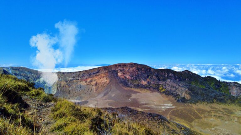 Irazú Volcano
