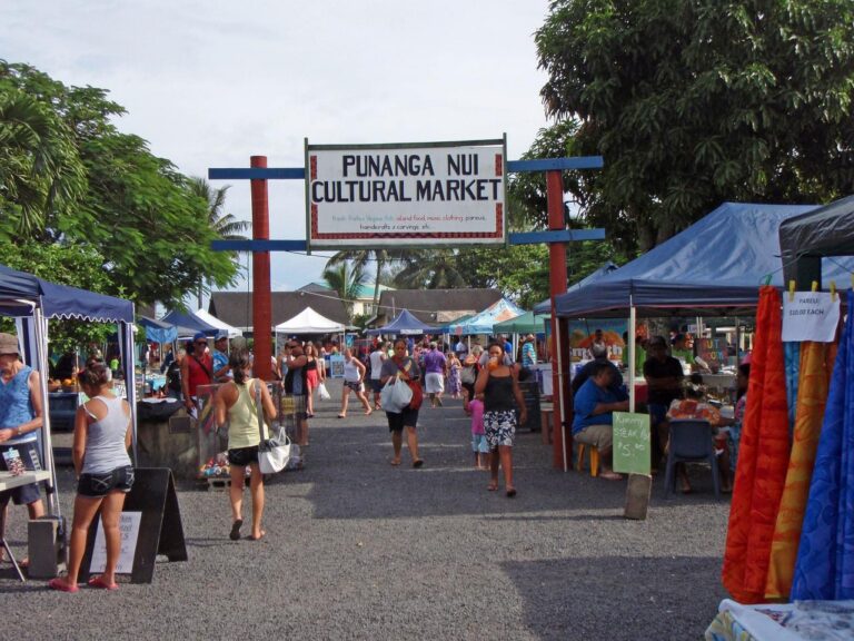 Punanga Nui Market
