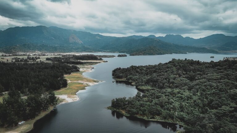 Tagimaucia Lake