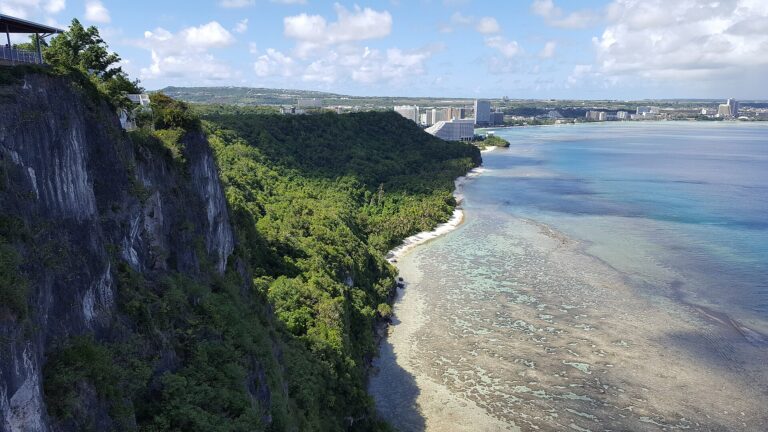 Two Lovers Point